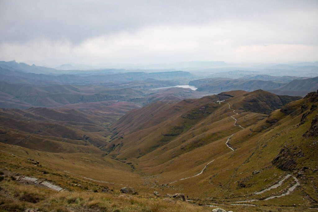 mountains 3531329 1280