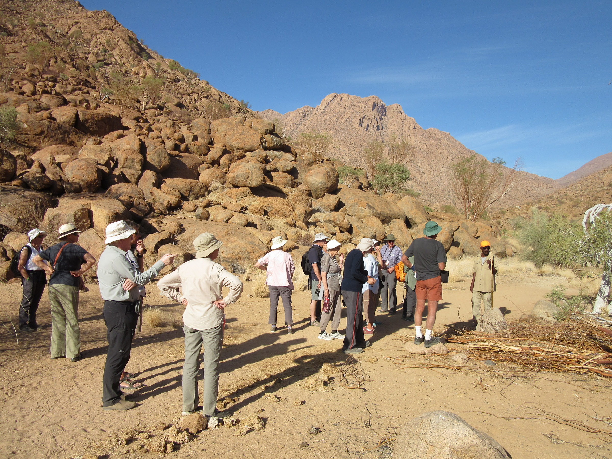 Kleingruppenreise Grand Explorer sunway namibia brandberg wayne mwango 2744